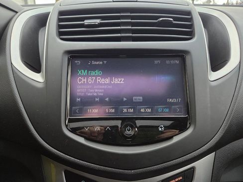 Used 2015 Chevrolet Trax LT w/ LT Sun and Sound Package AWD/4WD image 15