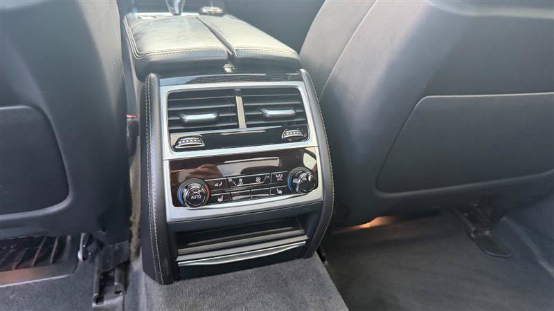 Used 2018 BMW 750i RWD image 24