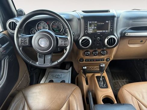 Used 2013 Jeep Wrangler Unlimited Sahara w/ Connectivity Group AWD/4WD image 10