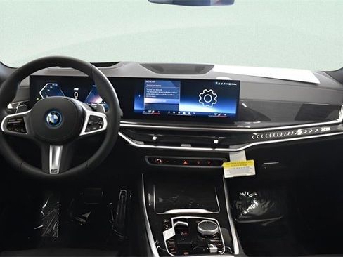 New 2026 BMW X5 xDrive50e image 8