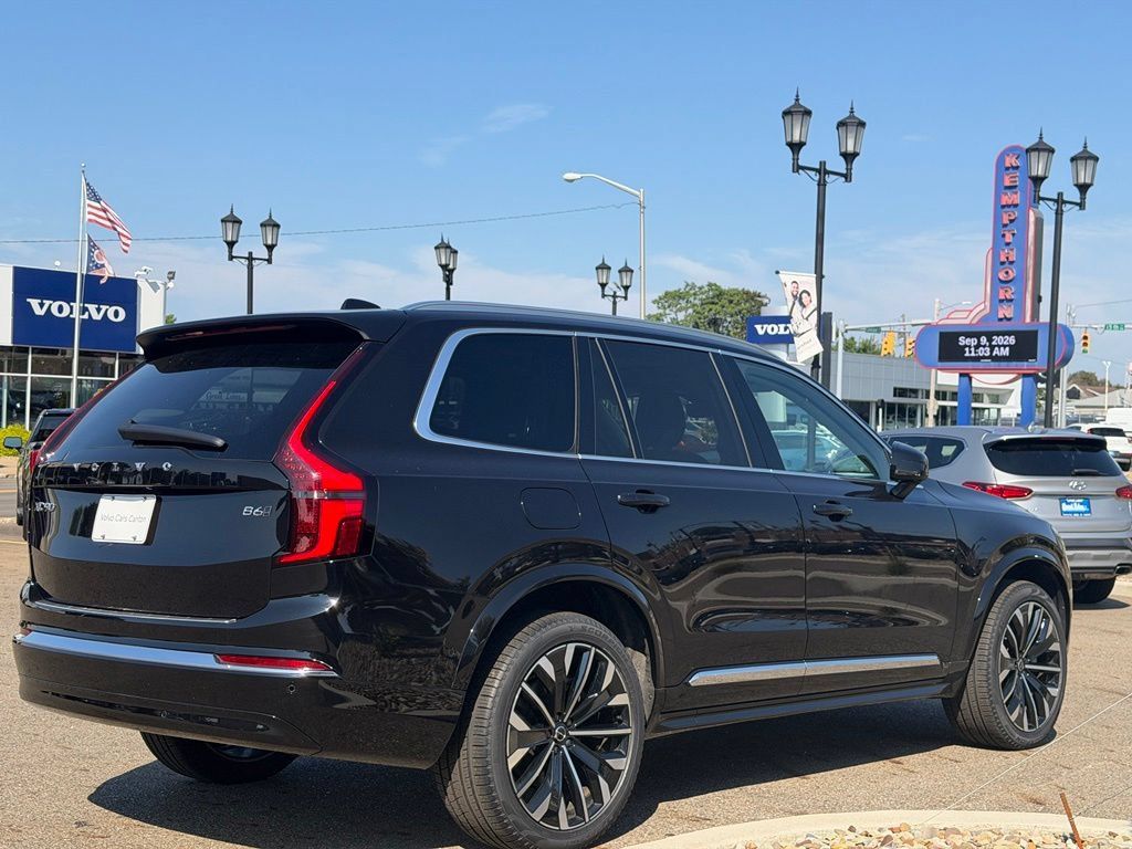 Used 2026 Volvo XC90 B6 Plus w/ Protection Package Premier AWD/4WD image 5