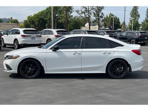 Used 2022 Honda Civic Sport image 2