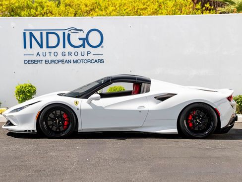 Used 2022 Ferrari F8 Tributo RWD image 8