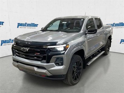 Used 2025 Chevrolet Colorado Z71 w/ Z71 Convenience Package 2