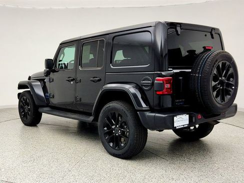 Used 2025 Jeep Wrangler Unlimited Sahara image 7