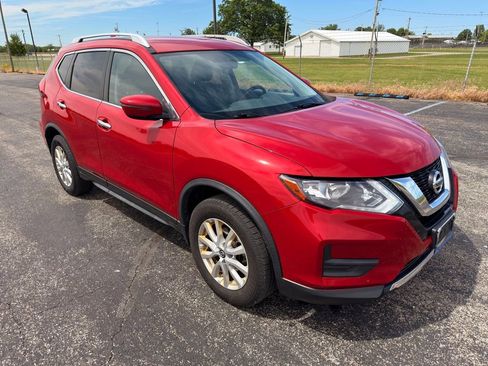 Used 2017 Nissan Rogue SV AWD/4WD image 2