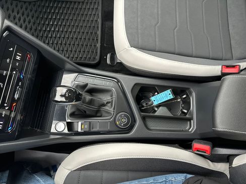 New 2025 Volkswagen Taos SE image 26