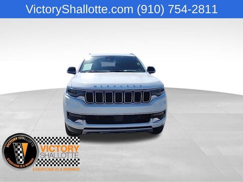 Certified 2024 Jeep Wagoneer Series II w/ Flexible Seating Group RWD image 13