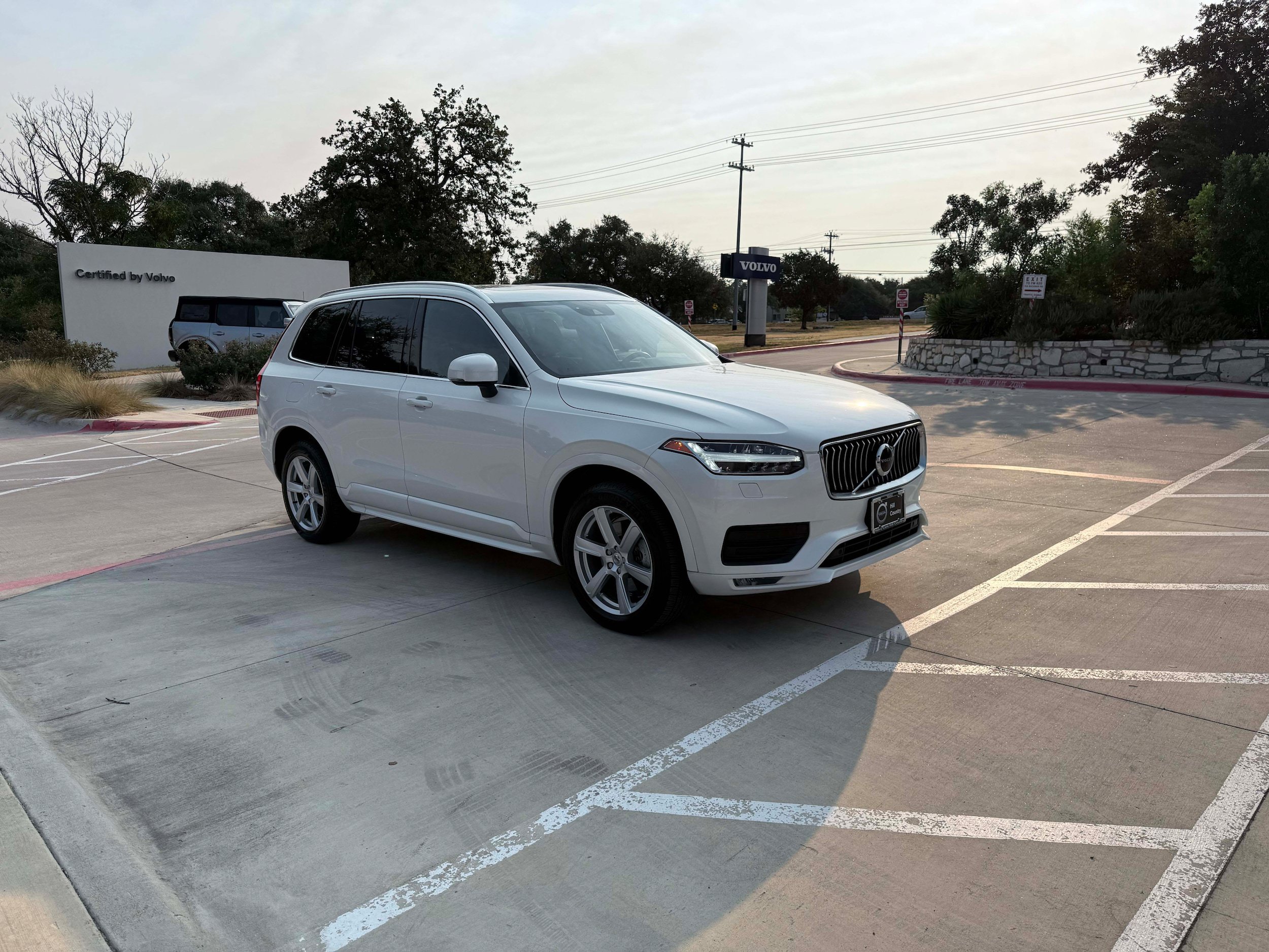 Used 2022 Volvo XC90 T5 Momentum AWD/4WD image 8