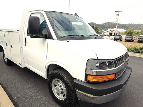 New 2026 Chevrolet Express 3500 w/ Power Convenience Package RWD image 5