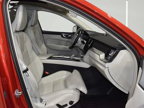 Used 2023 Volvo XC60 B6 Ultimate AWD/4WD image 21