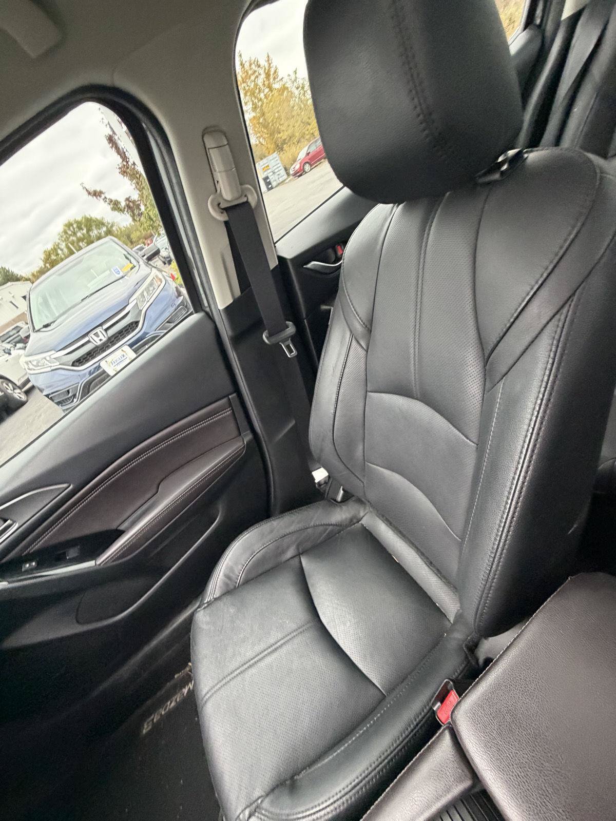 Used 2018 MAZDA MAZDA3 Grand Touring w/ Premium Equipment Package FWD image 22