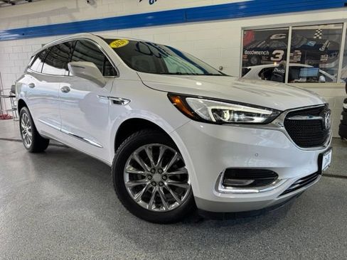 Used 2020 Buick Enclave Premium w/ Sun and Sites Package FWD image 2