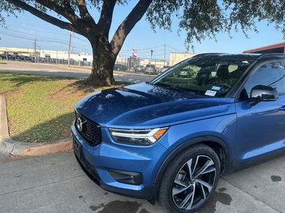 Used 2020 Volvo XC40 T5 R-Design