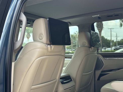 Used 2025 Cadillac Escalade Sport Platinum AWD/4WD image 19
