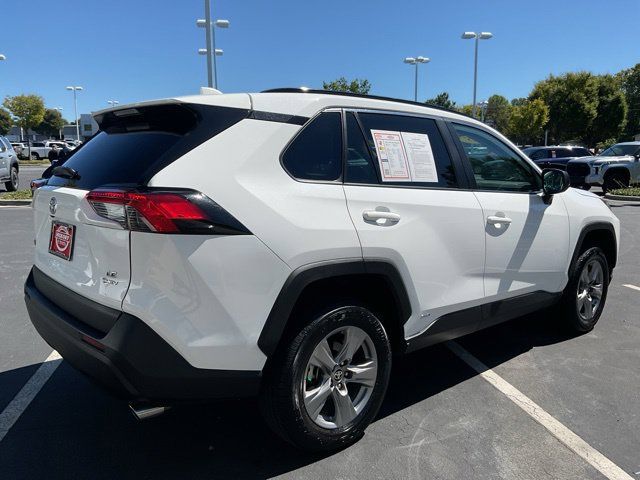 Used 2025 Toyota RAV4 LE AWD/4WD image 8