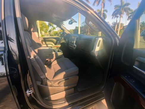 Used 2017 GMC Sierra 1500 SLE w/ SLE Value Package image 32