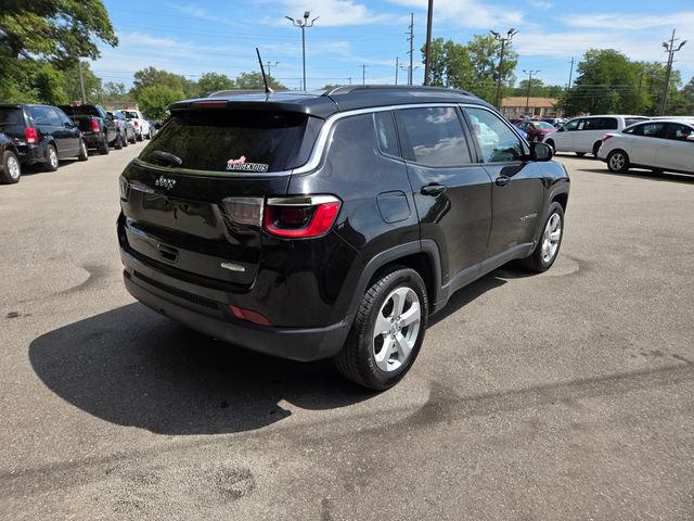 Used 2018 Jeep Compass Latitude w/ Cold Weather Group FWD image 6
