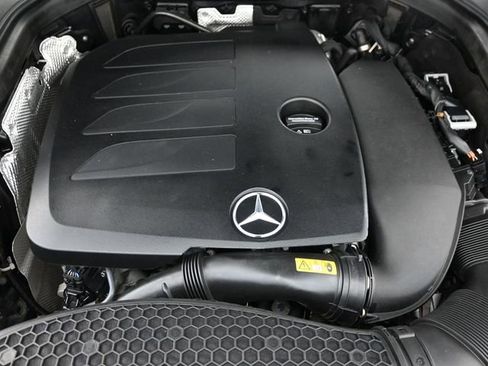 Used 2021 Mercedes-Benz GLC 300 w/ Premium Package image 16