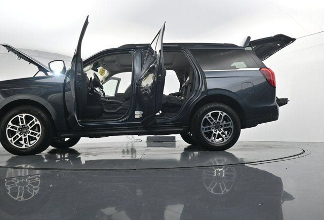 Used 2025 Ford Expedition Active AWD/4WD image 49