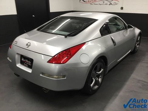 Used 2008 Nissan 350Z Enthusiast RWD image 11