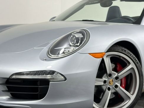 Used 2014 Porsche 911 Carrera 4S image 6