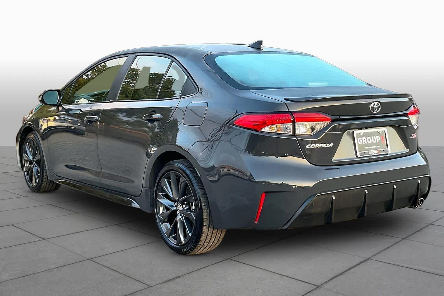 Used 2025 Toyota Corolla SE FWD image 12