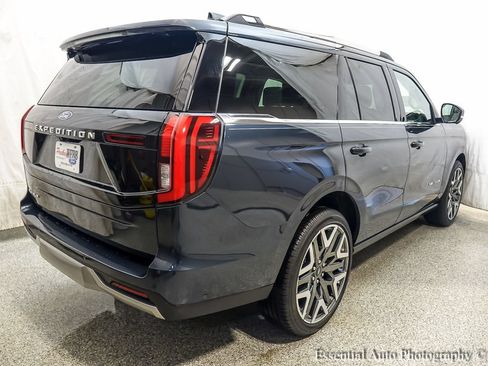 Used 2025 Ford Expedition Platinum w/ Platinum Ultimate Package AWD/4WD image 8