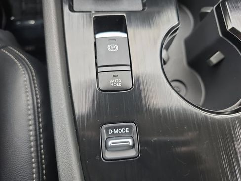 Used 2023 Nissan Rogue SV FWD image 29