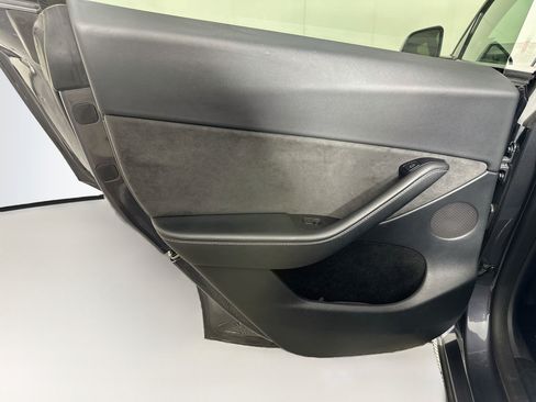 Used 2023 Tesla Model Y Long Range AWD/4WD image 25