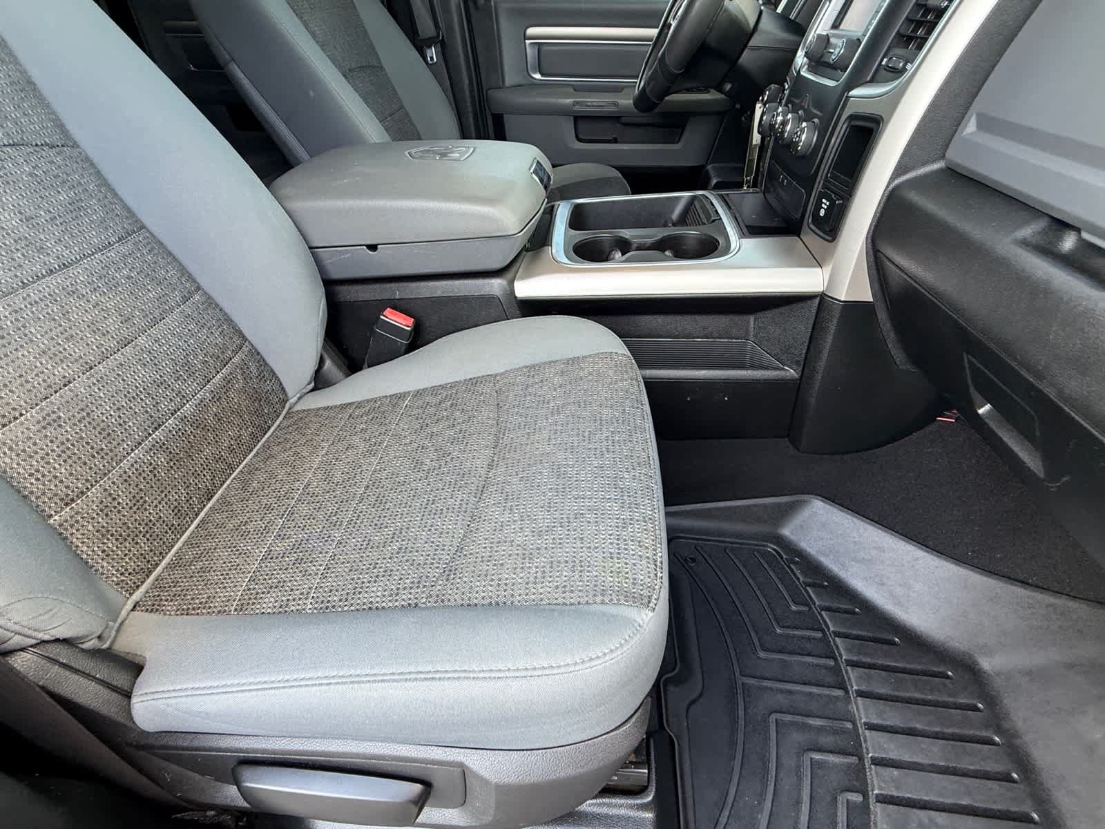Used 2019 RAM 1500 Classic SLT w/ Protection Group AWD/4WD image 10