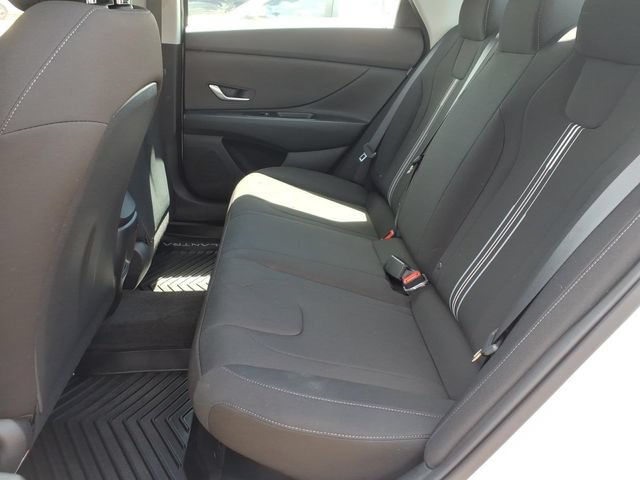 Used 2026 Hyundai Elantra Hybrid FWD image 15