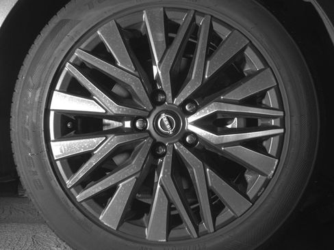 Used 2025 Nissan Altima 2.5 SV image 13