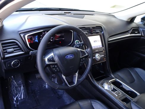 Used 2020 Ford Fusion Titanium image 10