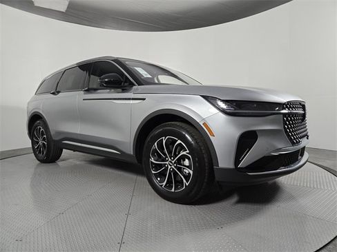 New 2026 Lincoln Nautilus Premier image 2