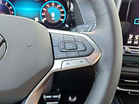 New 2026 Volkswagen Atlas Cross Sport SEL R-Line image 19