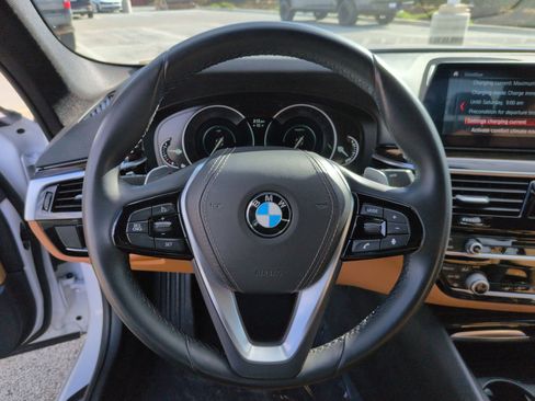 Used 2019 BMW 530e 530e iPerformance w/ Convenience Package image 18