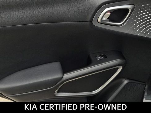 Certified 2025 Kia Soul LX w/ LX Technology Package FWD image 10