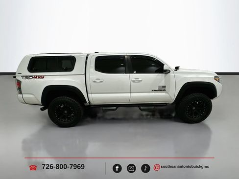 Used 2021 Toyota Tacoma TRD Off-Road w/ Technology Package AWD/4WD image 9