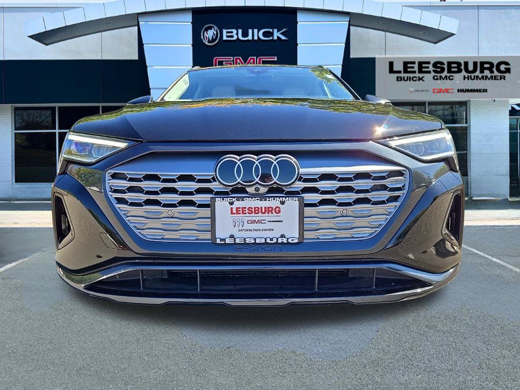 Used 2024 Audi Q8 e-tron Premium Plus w/ Premium Plus Package AWD/4WD image 2