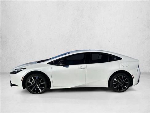 Certified 2025 Toyota Prius Plug-In Hybrid image 8