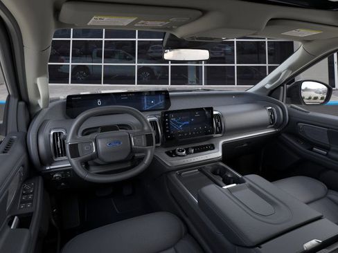 New 2026 Ford Expedition Platinum image 9
