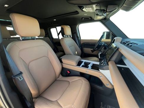 New 2026 Land Rover Defender 130 X-Dynamic SE AWD/4WD image 16