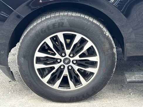 Used 2025 Ford Expedition Max Platinum AWD/4WD image 26