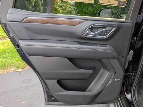 Used 2023 Chevrolet Tahoe Premier w/ Advanced Technology Package AWD/4WD image 35