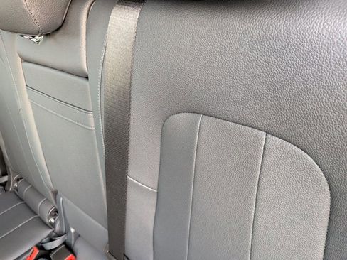 Used 2024 Mercedes-Benz EQB 300 4MATIC image 17