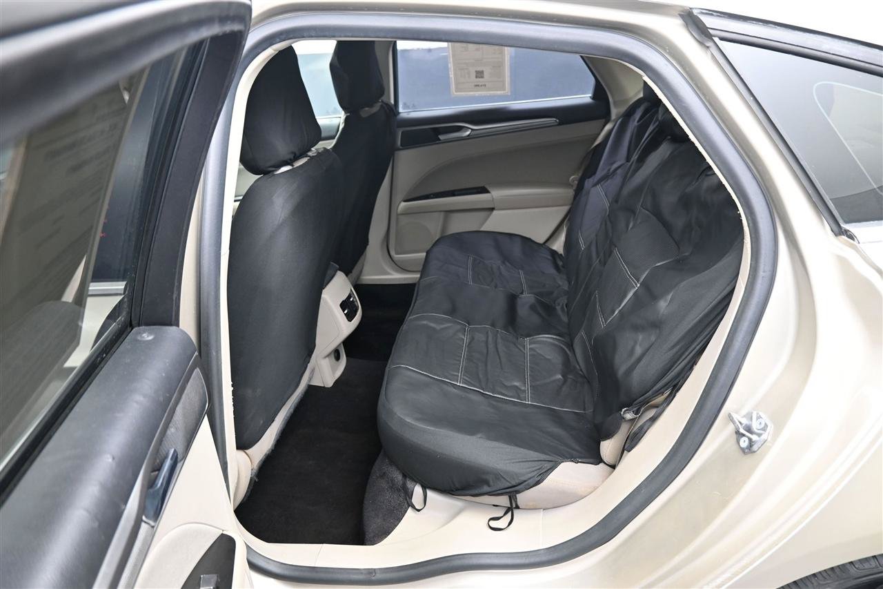 Used 2017 Ford Fusion SE w/ Fusion SE Technology Package FWD image 10