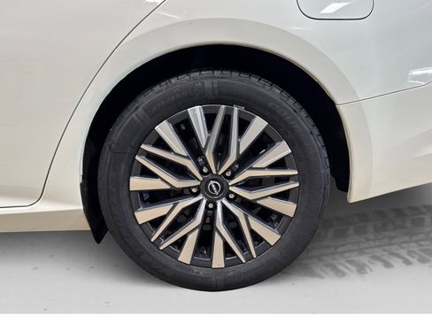 Used 2025 Nissan Altima 2.5 SV image 44