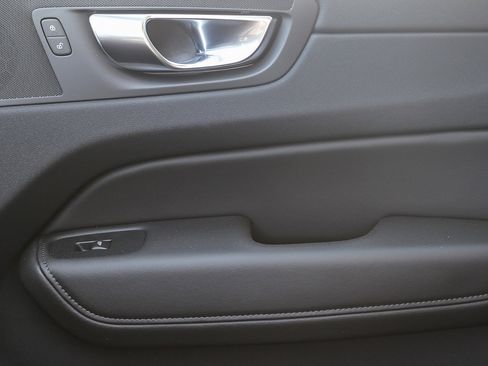 New 2025 Volvo XC60 T8 Plus w/ Climate Package image 23