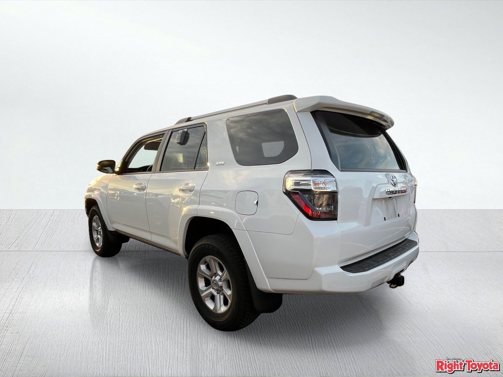 Certified 2023 Toyota 4Runner SR5 Premium w/ Moonroof Package AWD/4WD image 3